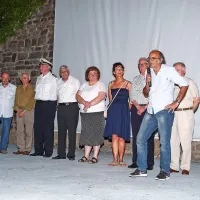 Na premierni projekciji v Piranu so film predstavili  režiser 
Radovan  Čok (z mikrofonom) ter njegovi  sodelavci in 
pričevalci. 