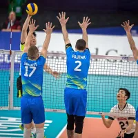 V finaluj je Japonce ustavil visok slovenski blok z Izolanom 
Mitjo Gasparinijem (6).