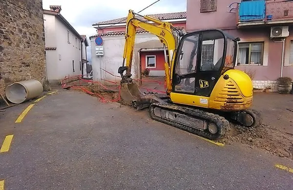 Na Škofijah se bodo v naslednjih mesecih ukvarjali s kanalizacijo, a v KS menijo, da je dinamika urejanja prepočasna.