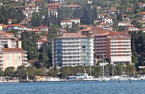 V družbi Istrabenz Turizem, v okrilje katere sodi več portoroških hotelov, so že dobili regres.