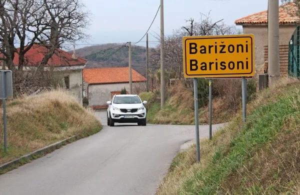 Vasica Barižoni nad Ankaranom je bila na letošnji kulturni 
praznik prizorišče enega najbolj nasilnih ropov v zadnjih letih 
na Primorskem. 