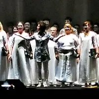 Zbor Slovenske filharmonije,  zbor Glasbene šole Vinka 
Vodopivca Ajdovščina in Komorni zbor Ave  so nastopili pod  
vodstvom dirigentke Martine Batič iz Ajdovščine.