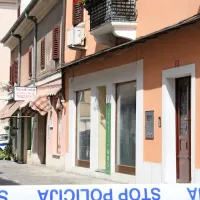 Kozmetika MKS je bila včeraj tarča neslane šale neznanca. 