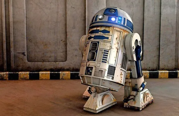 Neimenovani kupec je za R2-D2 odštel 2,76 milijona dolarjev.