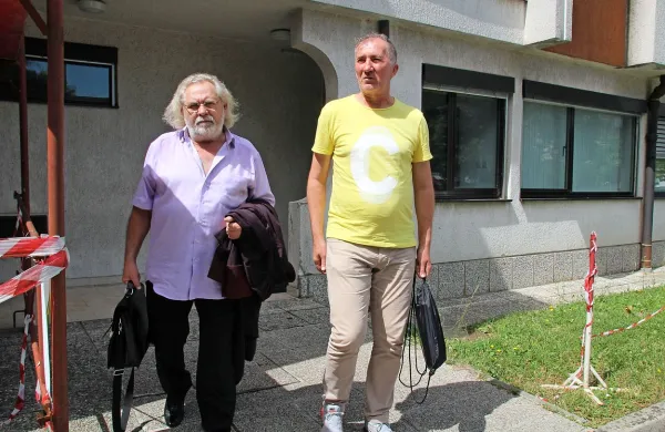 Odvetnik Radmilo Jecić (levo) in nekdanji kondicijski trener 
koprskega nogometnega kluba Ivica Sarić (desno).