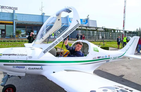 Misija Green Light World Flight se je  začela 24. marca, ko je 
Lenarčič s portoroškega letališča poletel proti Malti in nato 
nadaljeval proti zahodnem Sredozemlju.