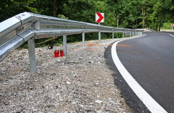 Svečki sta včeraj opozarjali na sobotno tragedijo.