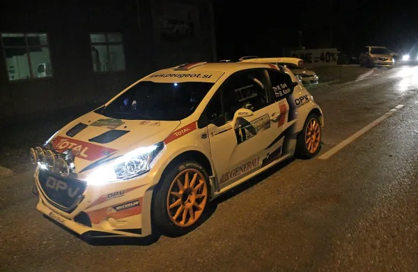 V Železnikih je bil najhitrejši peugeot 208 R5 z idrijsko 
posadko Rok Turk-Blanka Kacin.