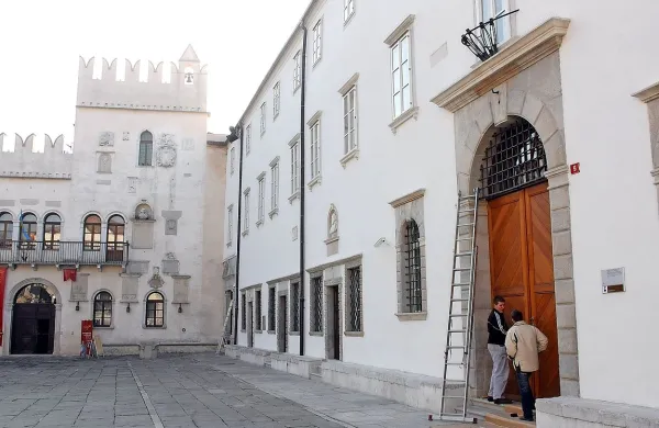 UP prejela sodbe v zvezi z nekdanjimi zaposlenimi, ki so od&scaron;li na novi ZRS Koper