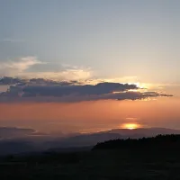 Sončni zahodi so s Slavnika posebno doživetje.