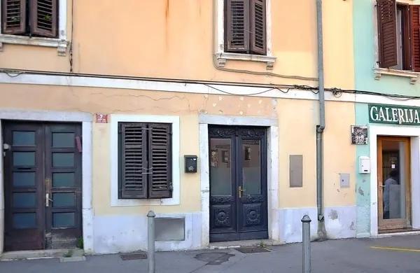 Oddajajo poslovne prostore