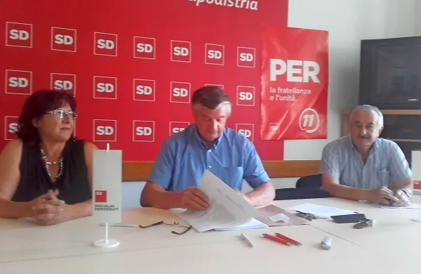 Marijan Križman (v sredini) bo koprsko SD vodil do lokalnih 
volitev.