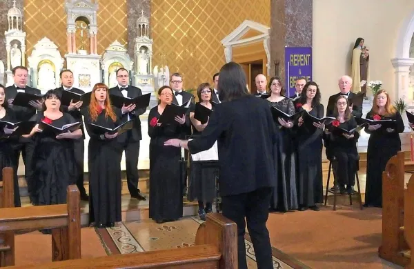 Zbor  Ancór Chamber Choir sega tako po starih ljudskih 
pesmih kakor po sodobni popularni glasbi.  