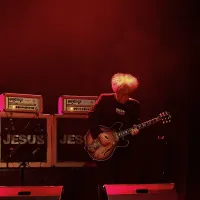 The Jesus and Mary Chain pote&scaron;ili stare oboževalce