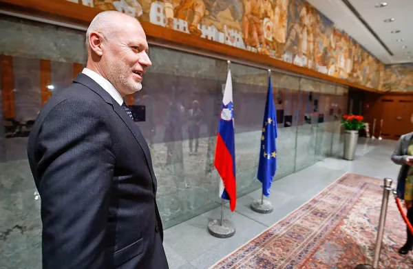 Predsednik državnega zbora Milan Brglez pripravo zakonodaje za udejanjanje arbitražne razsodbe napoveduje za 
jesen.