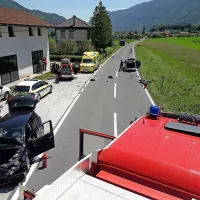 V Mlinskem je v prometni nesreči umrl 25-letni motorist z 
območja Divače.