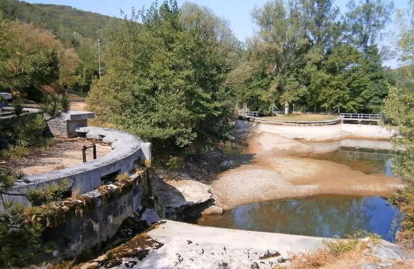 Ko vodostaj na reki Rižani in na njenem izviru upade, začnejo 
v Rižanskem vodovodu črpati podtalnico.