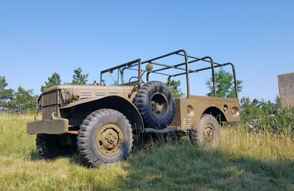  Dodge WC 52 je služil za številne namene, od prevoza 
vojakov do transporta opreme in streliva.