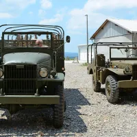 Ameriški  tovornjak GMC CCKW je odigral pomembno vlogo 
pri oskrbovanju zavezniške vojske med osvobajanjem Evrope.