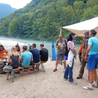 Sajeta ne popu&scaron;ča komercialnim pastem