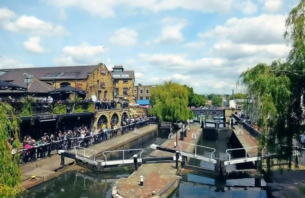Camden v Londonu
