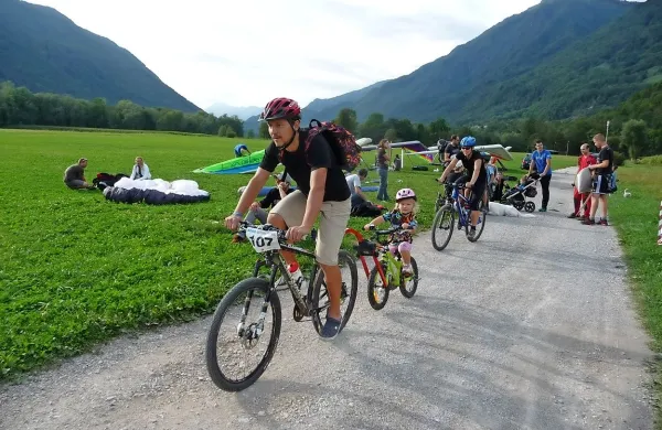 Kolesarji, ribiči, jadralni padalci, pohodniki ne vedo za 
občinske meje. 
