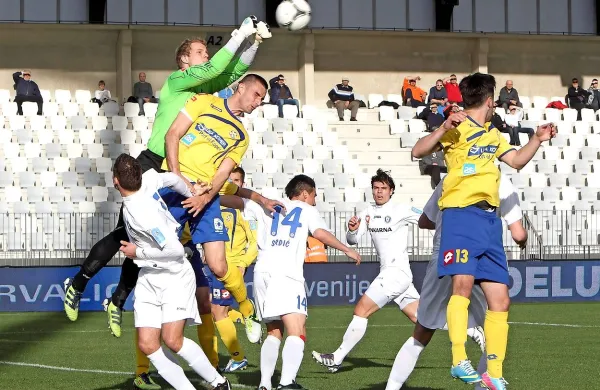 Vratar Matic Kotnik je pred novo sezono iz Celja prestopil k 
Panioniosu.