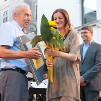 Častni občan Izole je postal Mario Gasparini, upokojeni 
kirurg, prvi direktor Splošne bolnišnice Izola ter nekdanji  
izolski župan in poslanec.
