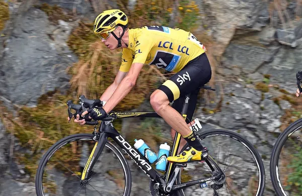 Chris Froome je kljub tehničnim težavam včeraj ubranil 
rumeno majico najboljšega na dirki po Franciji. 