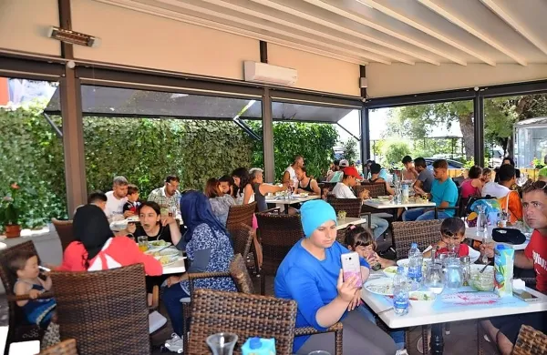 V Izoli so včeraj gostili 75 beguncev