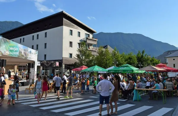 Buški dan je kljub muhastemu vremenu s plohami pritegnil 
številne obiskovalce. 