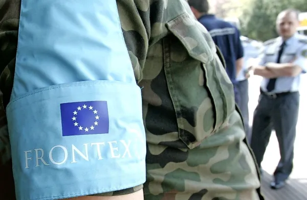 Evropska agencija za zunanje meje Frontex in države članice 
EU, ki sodelujejo v reševalni operaciji Triton, bodo operacijo 
nekoliko prilagodile v korist Italije.
