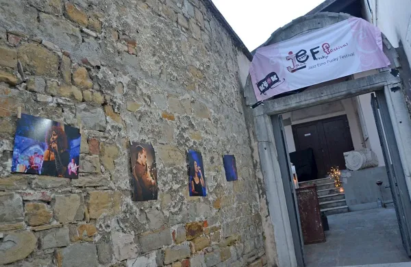 Skupini Veja in Kontra Kvartet sta odprli 15. festival Jeff (video)