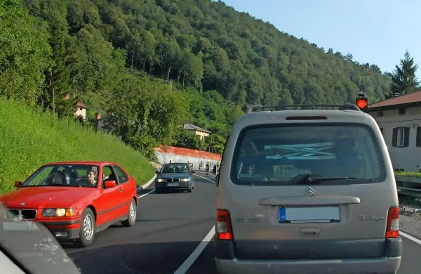 V kratkem &scaron;e delna zapora ceste južno od Deskel
