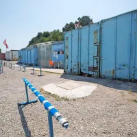 Stare dotrajane zabojnike, ki jih uporabljajo športna društva, 
bodo zamenjali z novimi.