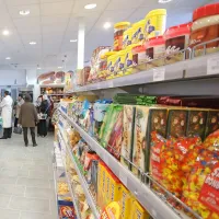 Raziskava je v Sloveniji pokazala, da obstaja povečano 
tveganje, da se med seboj razlikujejo enaki izdelki trgovskih 
znamk. Jogurt enake trgovske znamke se v Avstriji in Sloveniji 
močno razlikuje.