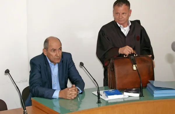 Janez Janša in njegov odvetnik Franci Matoz 