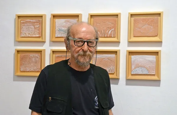 Janez Matelič ob  najnovejših delih, “keramičnih grafikah”