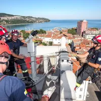 Obiskovalca na zvoniku ob&scaron;la slabost, nekateri ostali ujeti (foto)