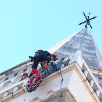 Obiskovalca na zvoniku ob&scaron;la slabost, nekateri ostali ujeti (foto)