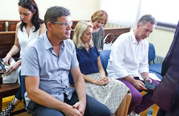 Le še dva meseca in pregon v zadevi Kopališče, kjer so na 
zatožni klopi sedeli Rafko Klinar, Sabina Mozetič in Boris 
Popovič (z leve)  bo zastaral.