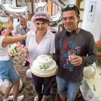 Ponovno najdeni poročni prstan je zaokrožil praznovanje 
25. obletnice poroke Tadeje in Sama Rodman iz Komna.