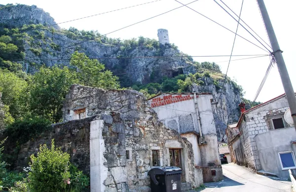 V Podpeči bodo za&scaron;čitili vas pred padajočim kamenjem