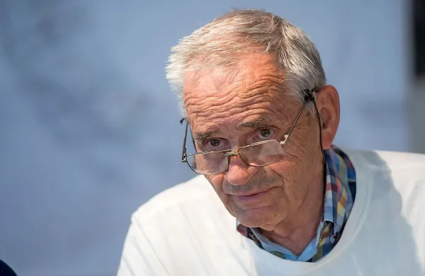  Ustavno sodišče je zavrnilo pobudo Vilija Kovačiča za oceno 
ustavnosti odloka o razpisu referenduma o zakonu o drugem 
tiru, ki bo 24. septembra