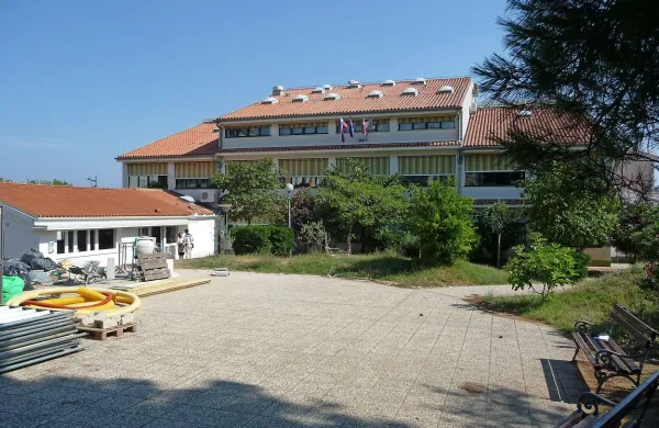 Niso &scaron;e dobili uporabnega dovoljenja za prizidek