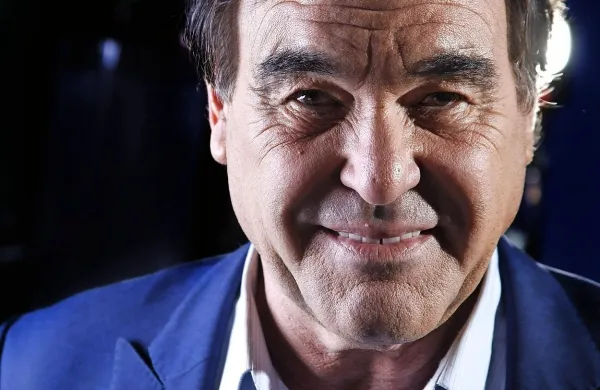Na 23. sarajevskem filmskem festivalu bodo gostili slovitega 
režiserja Oliverja Stonea.