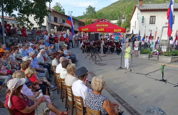 V kulturnem programu na proslavi v Rodiku so nastopili Brkinska godba 2000, Partizanski 
pevski zbor iz Ljubljane in domačini. Na kratki slovesnosti na Artvižah pa pevski zbor 
Slavnik.    