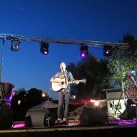Janez Dovč, Rudi Bučar in Goran Krmac (z leve) so občinstvo 
na Lakenessu dvignili na noge. 