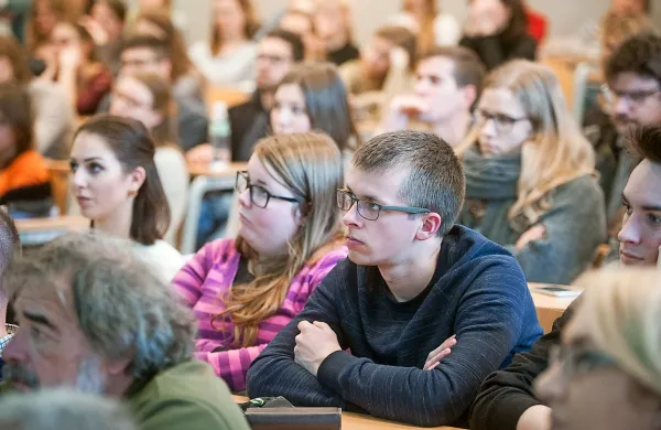 Med slovenskimi študenti je v zadnjih letih opaziti trend 
povečanega zanimanja za naravoslovne študije. 