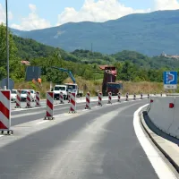 Včeraj so bile nekatere posledice nesreče na viaduktu še 
vidne.